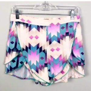 Pastel linen Tulip hem Shorts with pockets